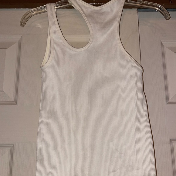 ZARA 2 Keyhole Ribbed Tank Tops - Picture 7 of 7